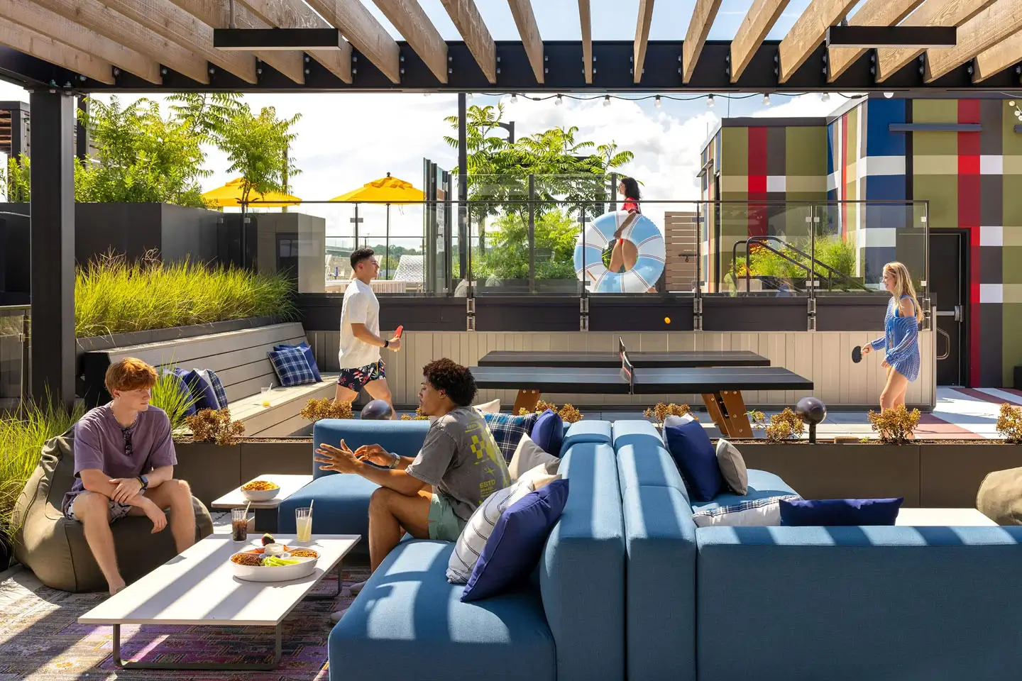 outdoor courtyard with lounge seating